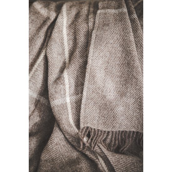 Wool blanket with fringes "Elegant" brown